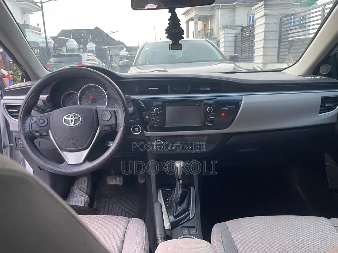 Toyota Corolla 2014 White