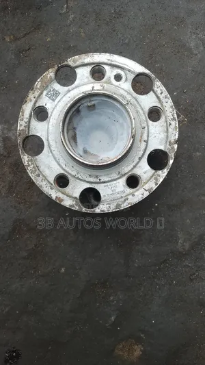Hub for Benz C300 2022