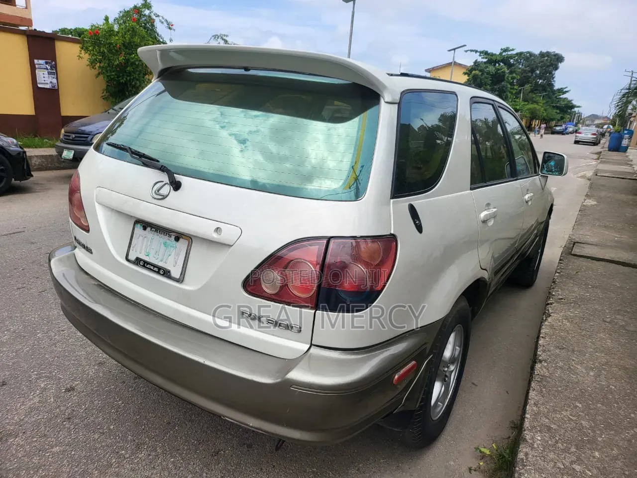 Lexus RX 2001 White