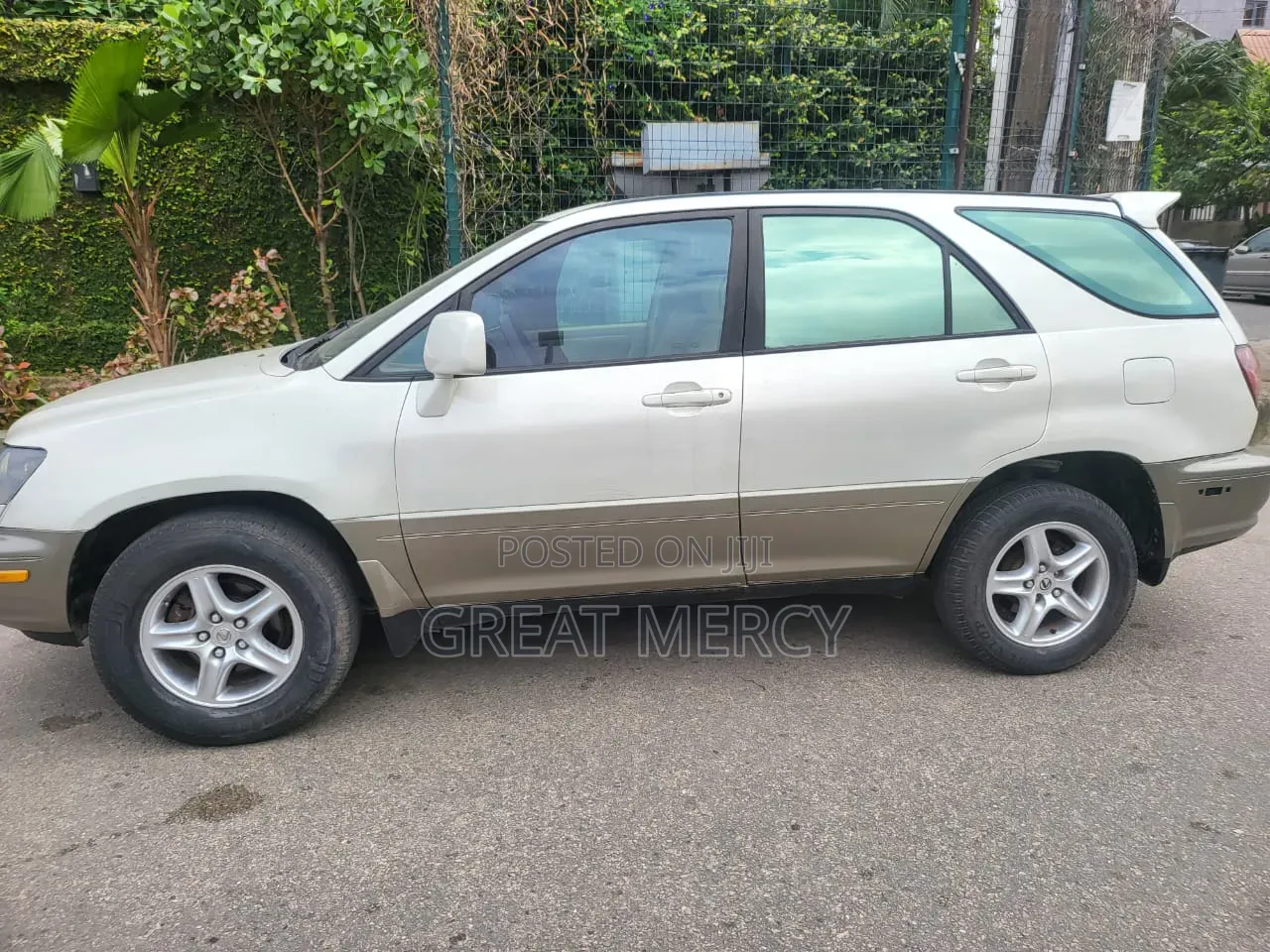 Lexus RX 2001 White