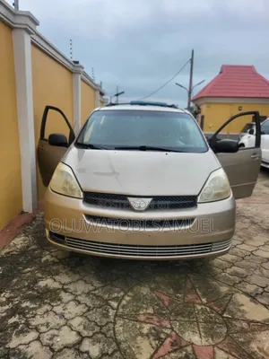 Toyota Sienna 2005 Gold