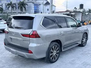 Lexus LX 570 (5 seats) AWD 2018 Gold