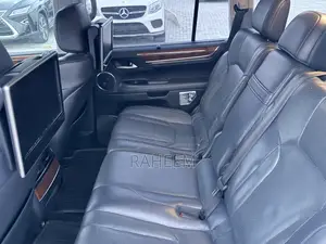 Lexus LX 570 (5 seats) AWD 2018 Gold