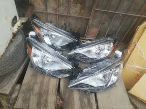 Toyota Yaris IA Headlight