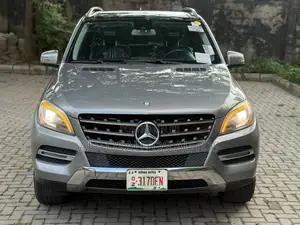 Mercedes-Benz M Class ML350 4MATIC 4dr SUV AWD (3.5L 6cyl 7A) 2015 Gray