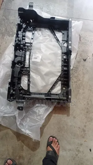 Toyota Yaris IA Frontcut