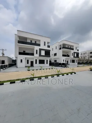 6bdrm Duplex in FHA for sale