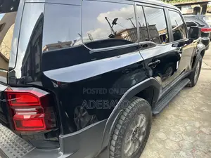 Toyota Land Cruiser Prado 2.4 Petrol 2025 Black