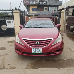 Hyundai Sonata 2011 Red