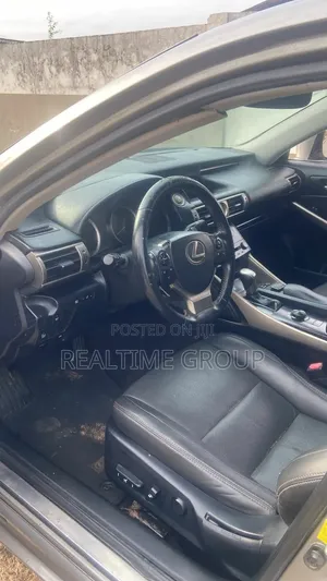 Lexus IS 2015