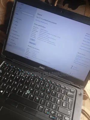 Laptop Dell Latitude 5490 8GB Intel Core i7 HDD+SSD 512GB