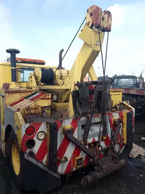 Mack Towing Truck 30 Tons