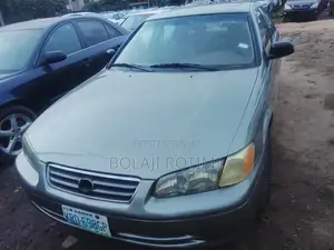 Toyota Camry LE 4dr Sedan (2.2L 4cyl 4A) 2001 Gray