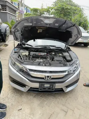 Honda Civic EX 4dr Hatchback (1.5L 4cyl) 2017 Silver