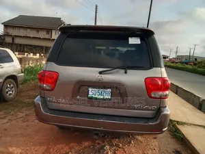 Toyota Sequoia 2002 Gray