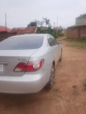 Lexus ES 2024 Silver