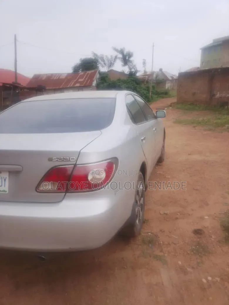 Lexus ES 2024 Silver