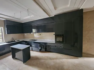 Premium Finish Modern Kitchen Cabinet