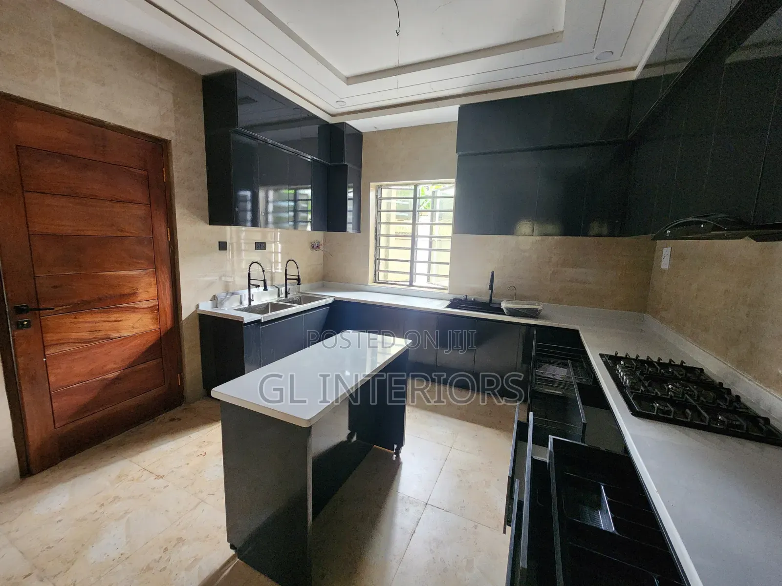 Premium Finish Modern Kitchen Cabinet