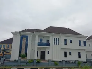 5bdrm Duplex in Peacegarden Estate, Lekki Expressway for sale