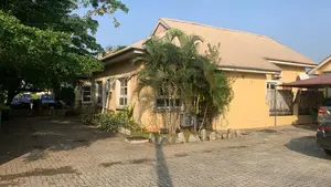4bdrm Bungalow in Nothern Foreshore, Chevron for sale