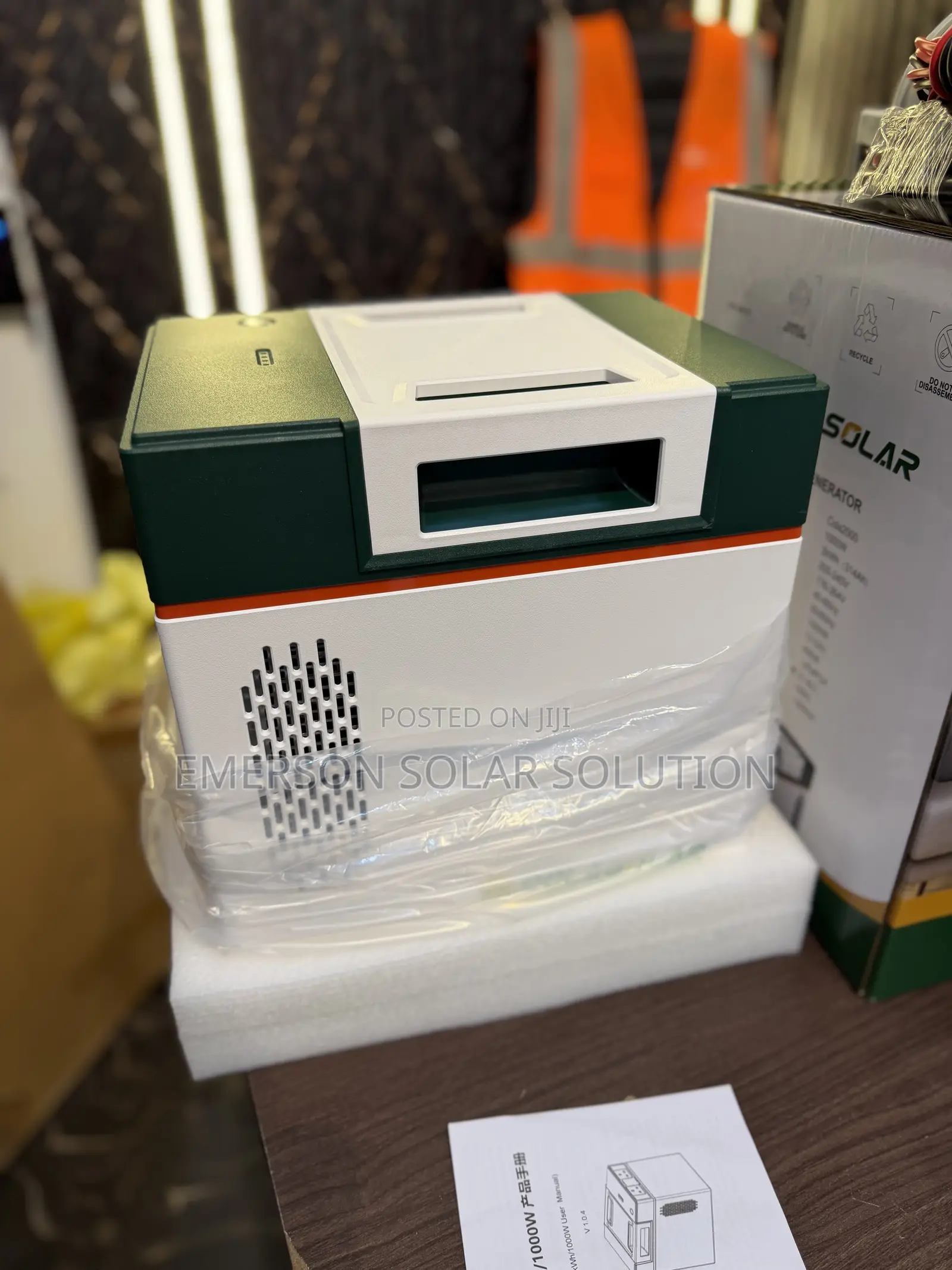 2kwh 1000w Cola Solar Generator