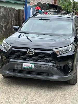 Toyota RAV4 XLE FWD 2020 Black