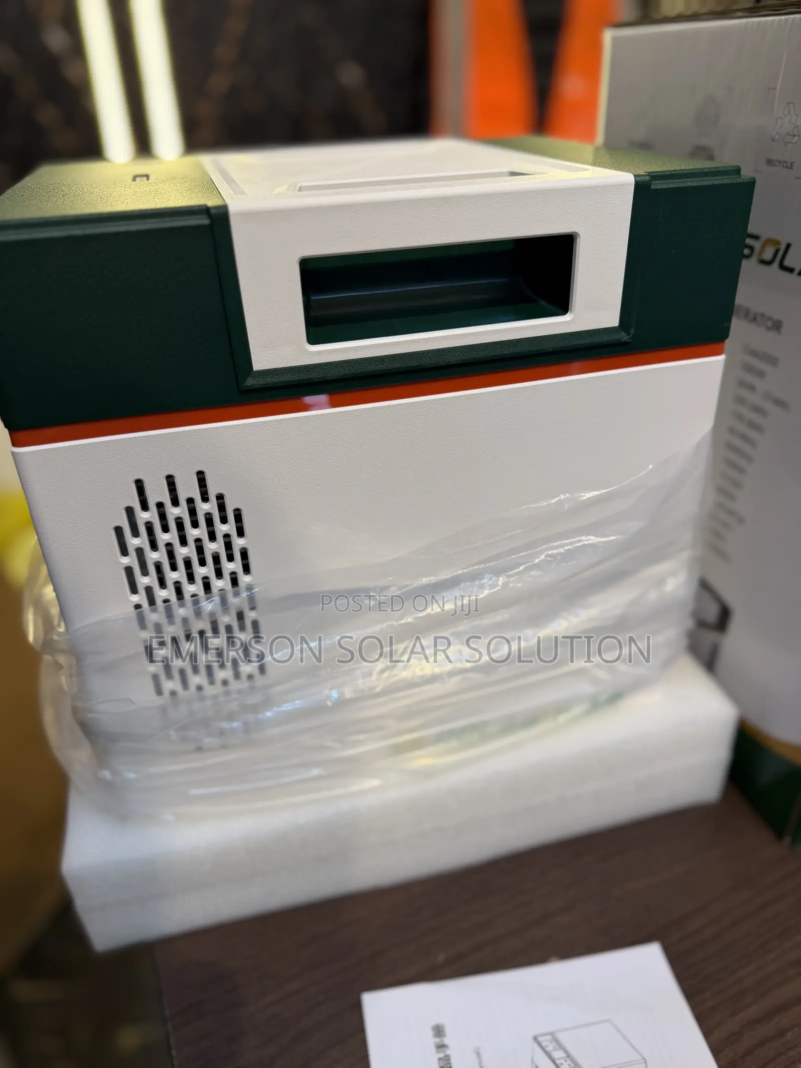 2kwh 1000w Cola Solar Generator
