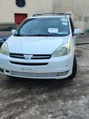Toyota Sienna XLE Limited AWD 2005 White