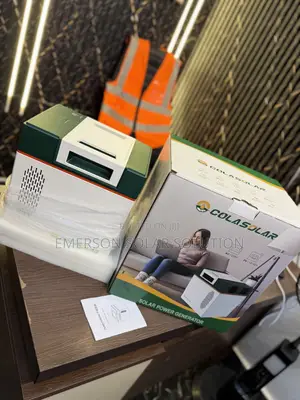 Cola 2kWh 1000W All-in-One Solar Generator