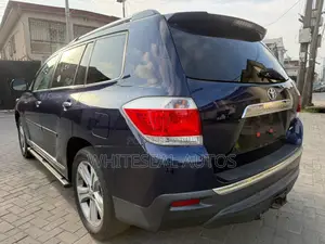 Toyota Highlander Limited 2011 Blue