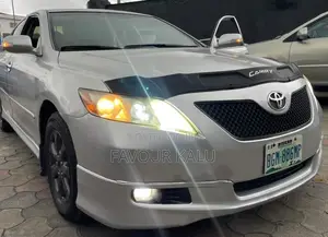 Toyota Camry SE 4dr Sedan (2.5L 4cyl 6AM) 2010 Silver