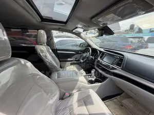 Toyota Highlander 2018 Gray