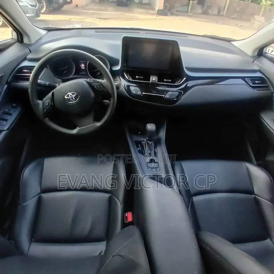 Toyota C-HR 2023 Silver
