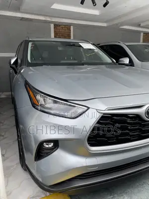 Toyota Highlander XLE 2021 Silver