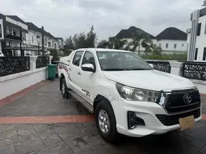 Toyota Hilux 2.7 VVT-i 4X4 SRX 2012 White