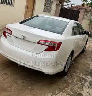 Toyota Camry LE 4dr Sedan (2.5L 4cyl 6A) 2014 White