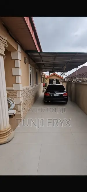 3bdrm Bungalow in Life Camp Estate for sale