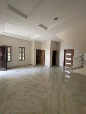4bdrm Duplex in Chevron for rent