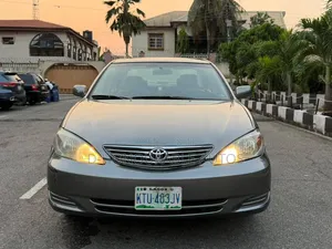 Toyota Camry LE 4dr Sedan (2.4L 4cyl 5M) 2003 Gray