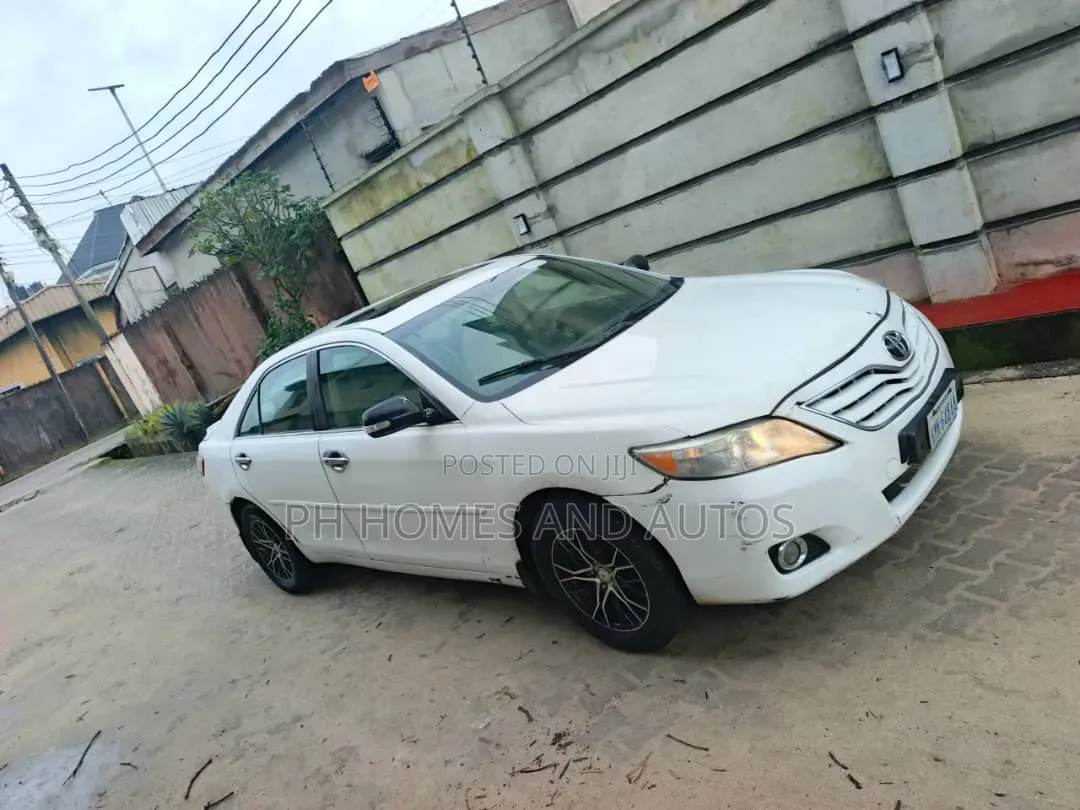 Toyota Camry 2010 White