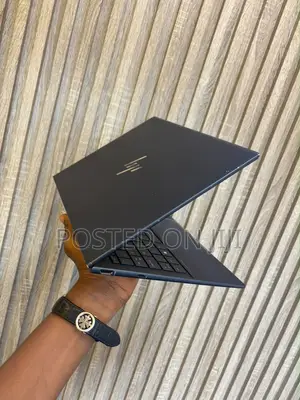 Laptop HP Dragonfly G3 16GB Intel Core i7 SSD 512GB