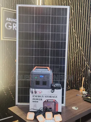 550W Mini Solar Power Station With 150W Solar Panel 4 LED Bulbs