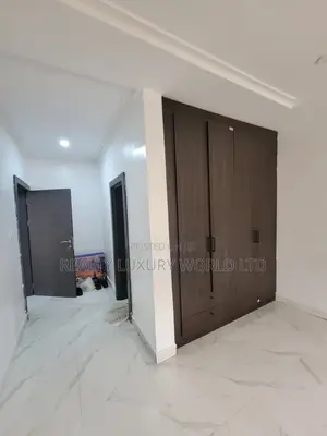 3bdrm Block of Flats in Kiami for rent