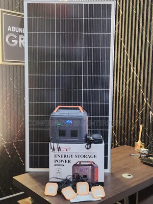 550W Solar Generator With 150W Solar Panel and 4 Rechargeable Bulbs