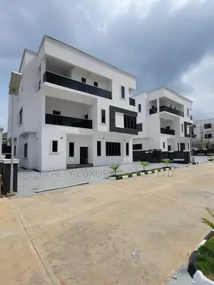 6bdrm Duplex in Kiami for sale