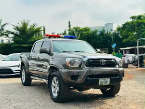 Toyota Tacoma 2014 Gold