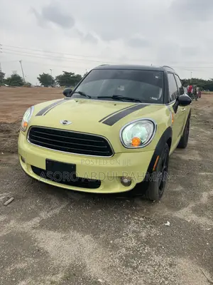 Mini Cooper 2013 Yellow