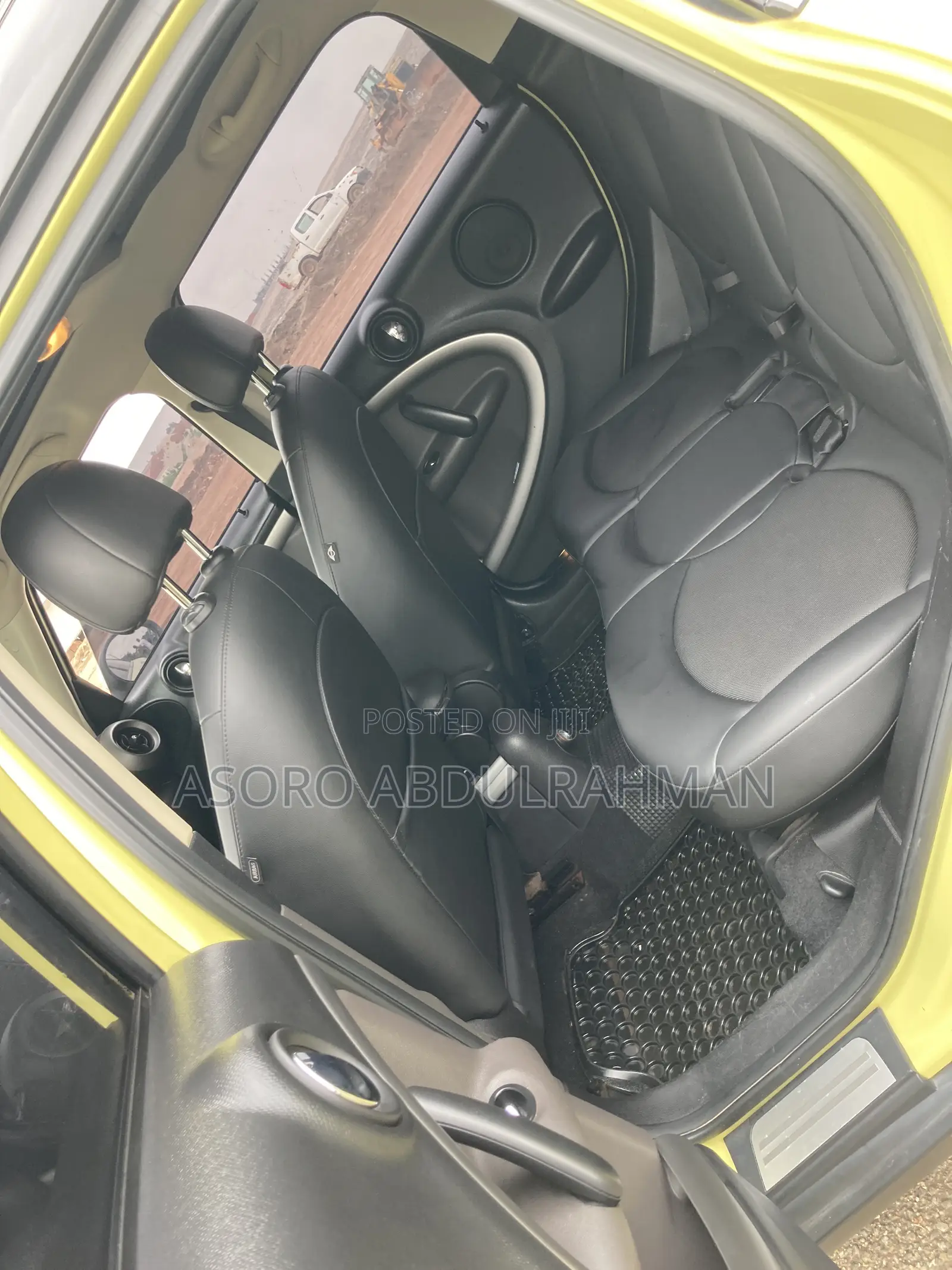Mini Cooper 2013 Yellow