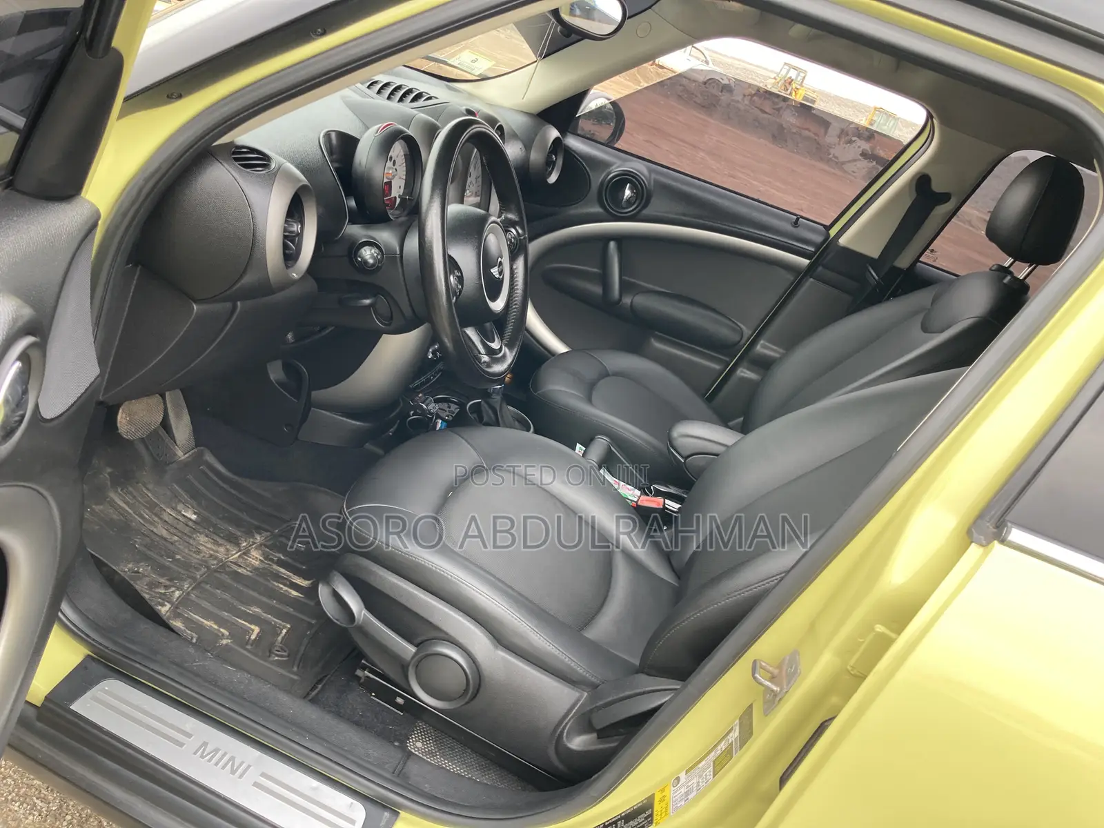 Mini Cooper 2013 Yellow